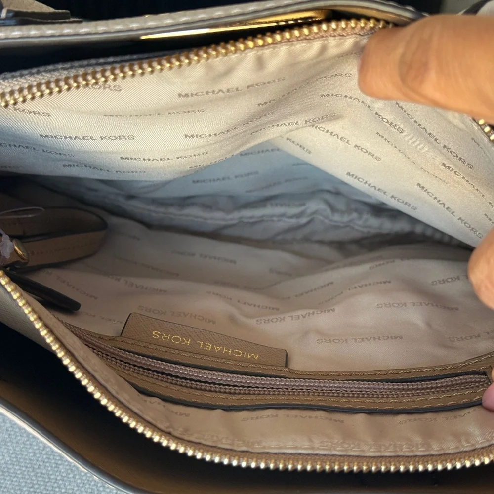 Michael Kors Mercer Leather Tote Bag - Picture 8 of 11